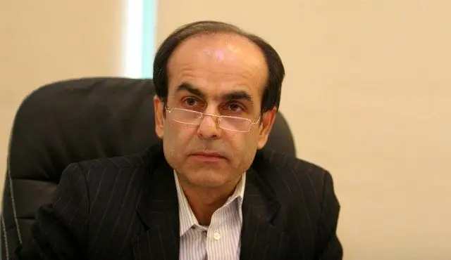 محاسبه ارزی نرخ خوراک پتروشیمی مسکوت ماند/ رانت عجیب پتروشیمی ها
