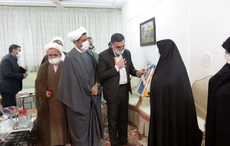 ملت ایران وفادار به خونهای شهداست

