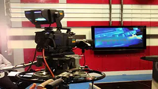 درگیری شدید فیزیکی دو مهمان در برنامه زنده تلویزیونی + عکس