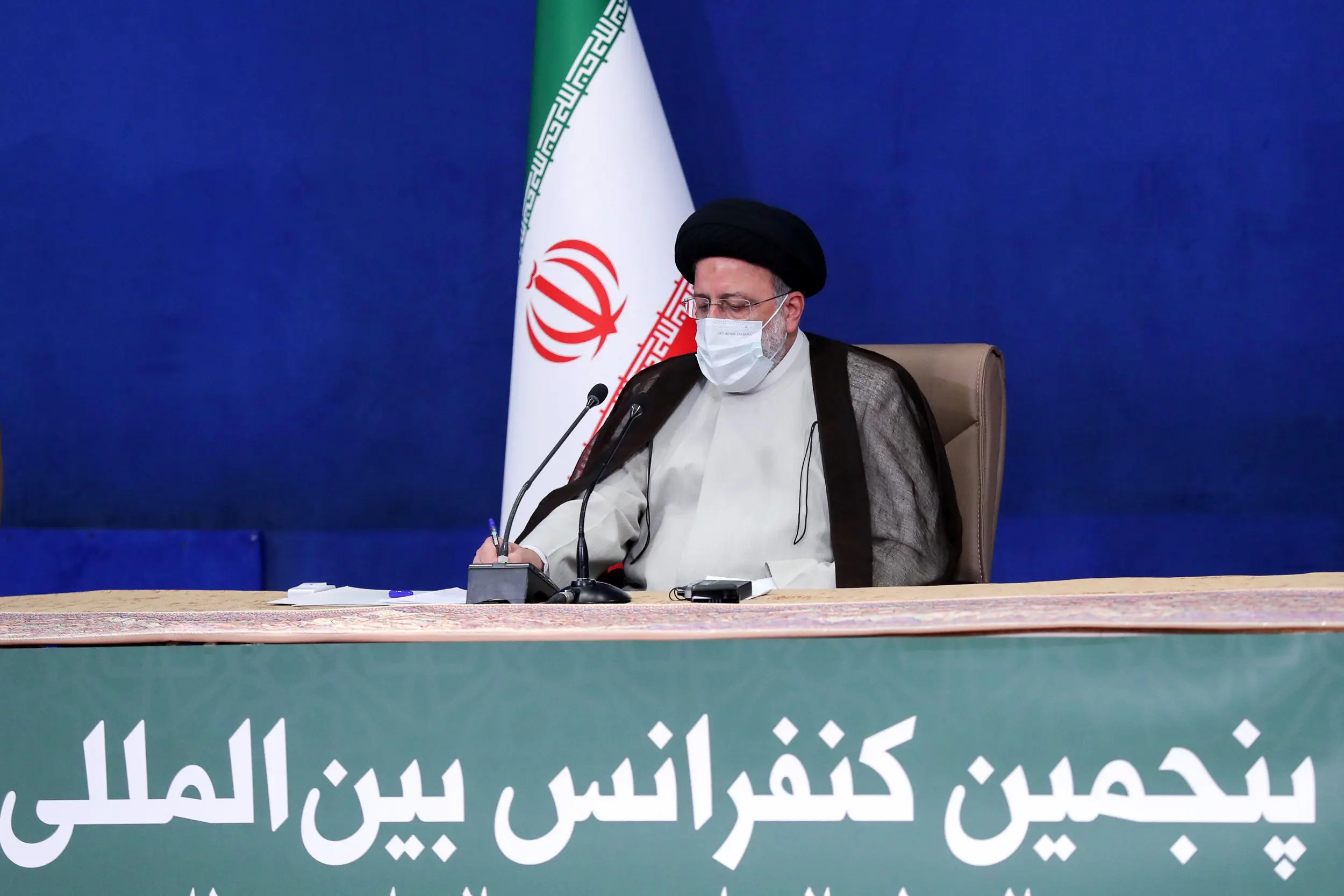 مقصد امت اسلامی، آزادی از نظام سلطه است