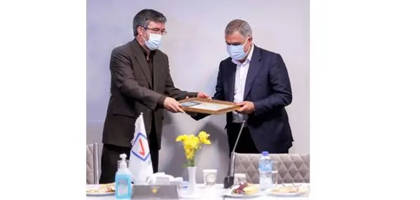 تقدیر دبیرکل سندیکای بیمه گران از مدیرعامل بیمه رازی