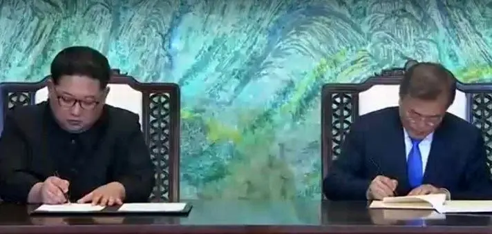 لحظه امضای تفاهم نامه اون و این +عکس
