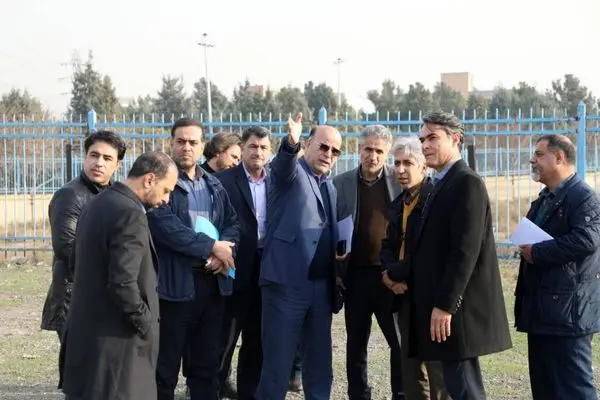 آغاز عملیات بازگشایی خیابان رحمان به بلوار شقایق منطقه 19