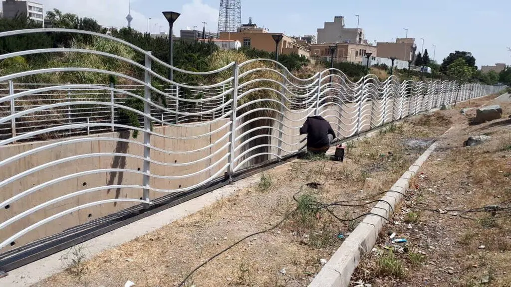 کانال آب  محله صادقیه رفع خطر شد 