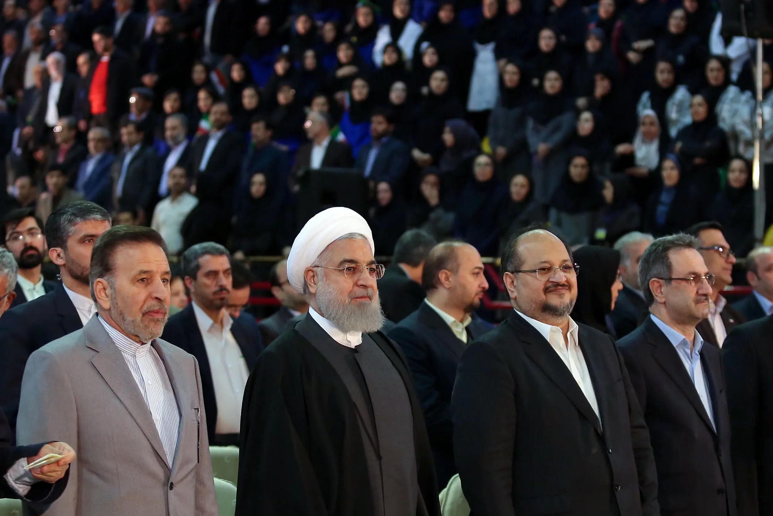 کارگران در خط مقدم مقابله با تحریم های آمریکا هستند