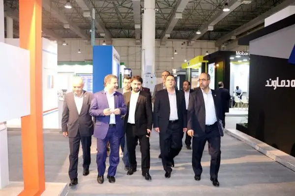 بازدید مدیرعامل و جمعی از مدیران عامل صنعت بیمه از غرفه بیمه ایران در نمایشگاه کیش اینوکس 2022