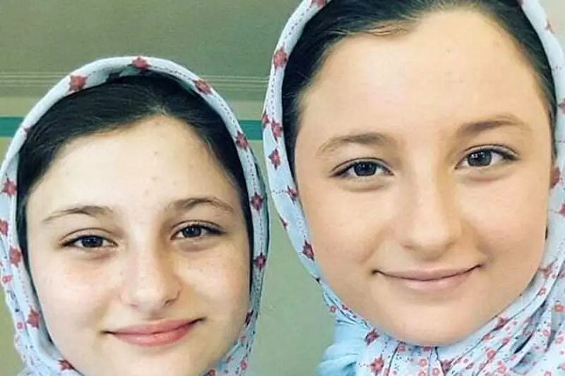 ژست جالب نیکای سریال پایتخت در کنار بازیگر طنز+عکس