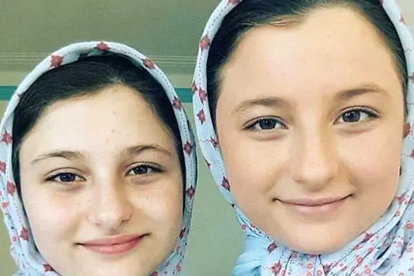 ژست جالب نیکای سریال پایتخت در کنار بازیگر طنز+عکس