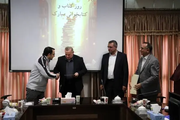 رضوی: کارگروه ترویج فرهنگ کتاب‌خوانی وزارت کار تشکیل می‌شود