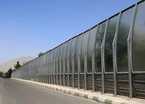 نصب و نوسازی دیوارهای صوتی در حاشیه بزرگراه شهید خرازی 

