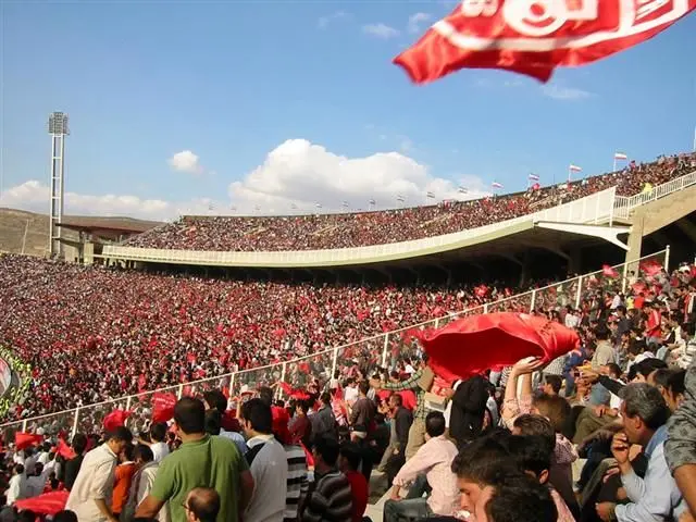 عکس هوادارن تراکتورسازی در صفحه رسمی AFC