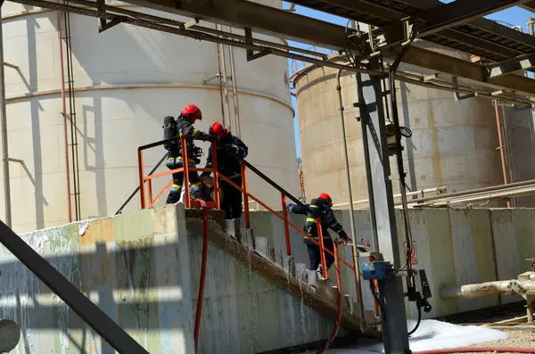 برگزاری مانور ایمنی و آتش نشانی در پتروشیمی شهید تندگویان