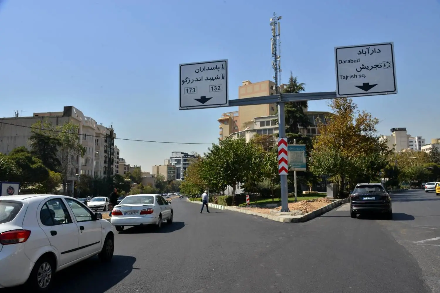 گره ترافیکی میدان اقدسیه باز و تردد روان شد

