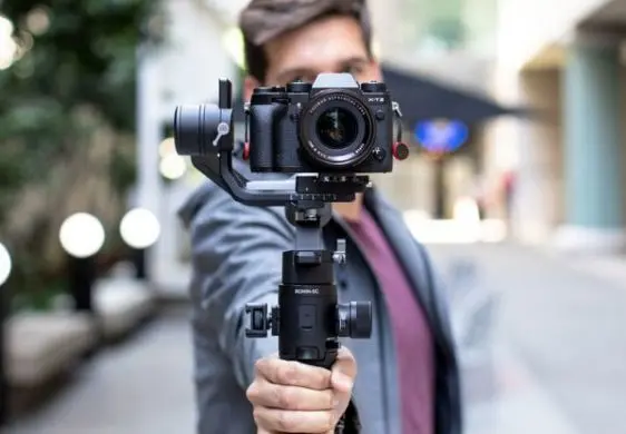 دولت تیشه به ریشه این صنف زد/ تالارها پا در کفش ما کردند