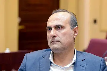 یکی از وظایف آکادمی نزدیک کردن علم و عمل به یکدیگر است