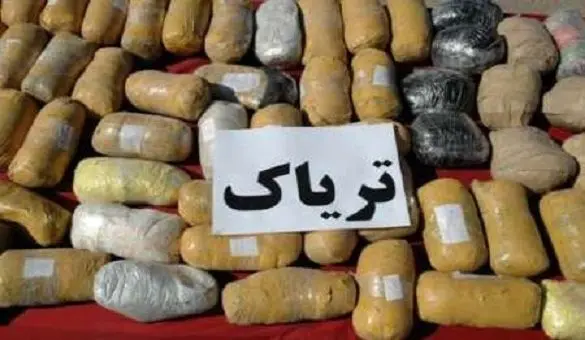 کشف ۱۲ کیلوگرم تریاک از باتری کامیونی + عکس