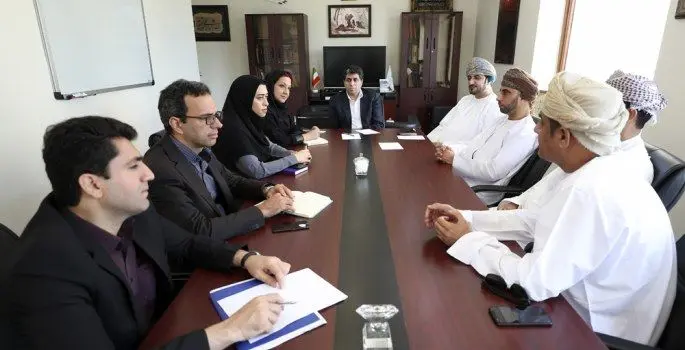 نشست معاون اقتصادی سازمان منطقه آزاد کیش با هیات عمانی