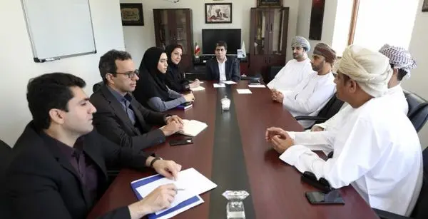 نشست معاون اقتصادی سازمان منطقه آزاد کیش با هیات عمانی