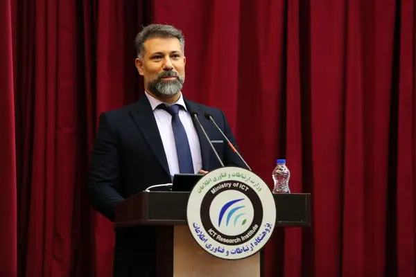 برای عبور از بحران باید منافع همه ذینفعان را لحاظ کرد/ شرکت‌ها به همدیگر نیرو قرض می‌دهند!