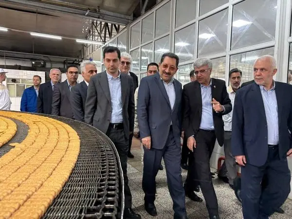 با تمام توان باید از تولید حمایت کنیم