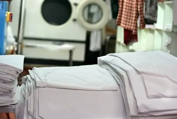 شستشوی لباسهای مردم با ملحفههای عفونی!