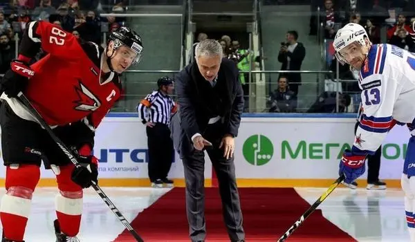 مورینیو در سیبری نقش بر زمین شد! + عکس