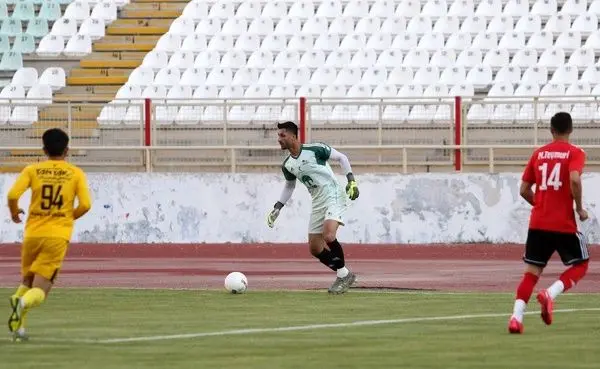 اتهام تبانی از سوی باشگاه تراکتور به رشید مظاهری