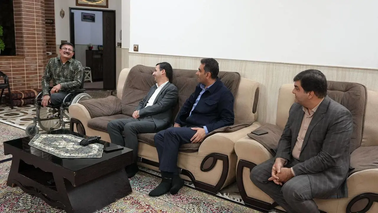 دیدار مدیرعامل چادرملو با دو جانباز سرافراز جنگ تحمیلی

