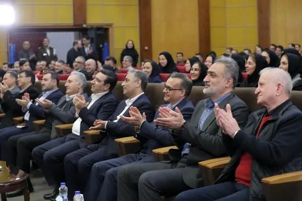 برگزاری مراسم جشن دهه فجر و سالروز پیروزی انقلاب اسلامی توسط بانک صنعت و معدن