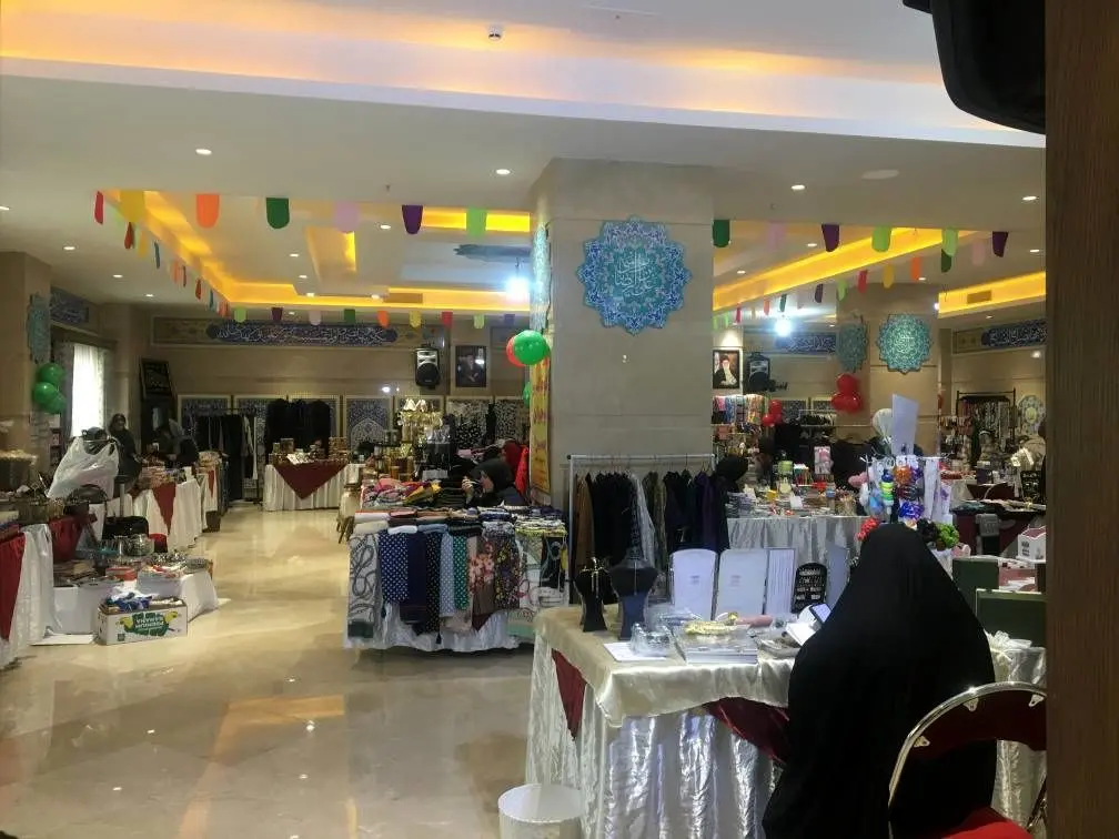 برپایی بازارچه‌های کارآفرینی بانوان سرپرست خانوار در منطقه ۲۲

