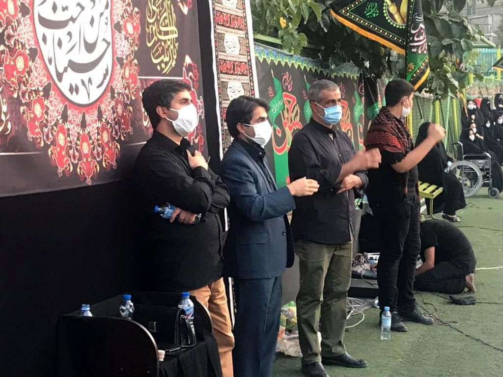 حضور شهردار منطقه9 در مراسم عزاداری ابا عبدالله الحسین

