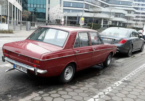 شیخ ابوظبی‌ در حال خرید پیکان + عکس