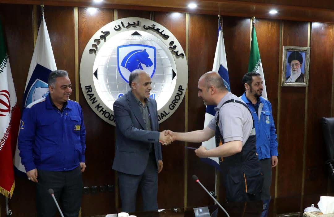 عظیمی: ارسال قطعات به امدادخواهان تسریع شود

