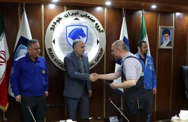 عظیمی: ارسال قطعات به امدادخواهان تسریع شود

