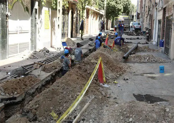 بازسازی شبکه توزیع وانشعاب آب در نیمه نخست سال