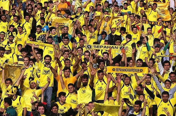 بنر کنایه آمیز هواداران سپاهان + عکس