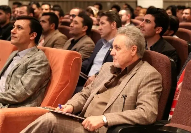 تراکتورسازی مستندات قابل‌قبولی ارائه دهد قرارداد مسلمی‌پور را فسخ می‌کنیم