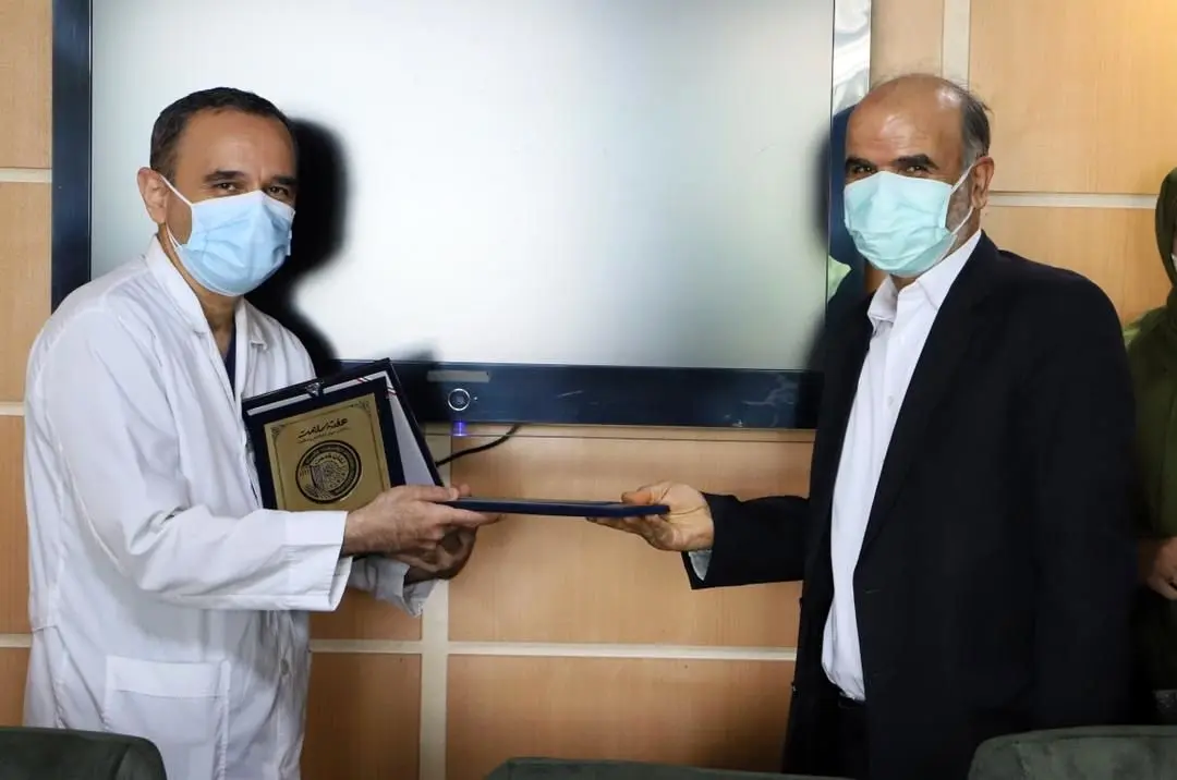 بیمارستان شهید هاشمی نژاد "نشان خدمت" دریافت کرد

