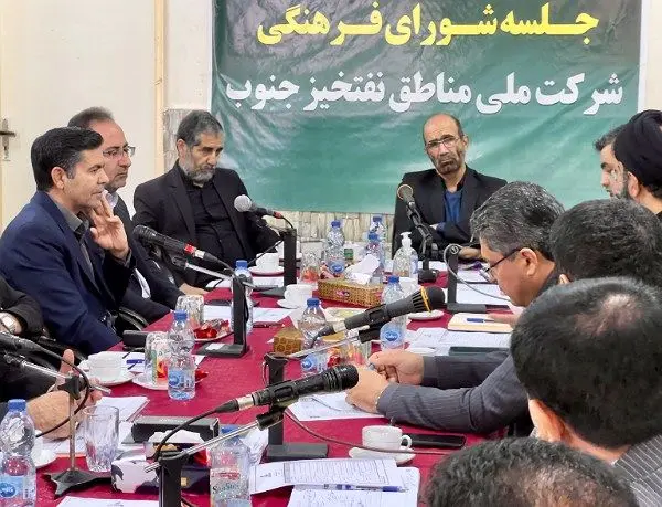 ضرورت به کارگیری ظرفیت همه جانبه مناطق نفتخیز برای مقابله با جنگِ نرمِ دشمن

