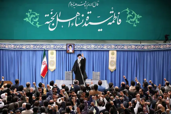 حیرت ناظران جهانی از تابآوری ملت ایران مقابل آمریکا