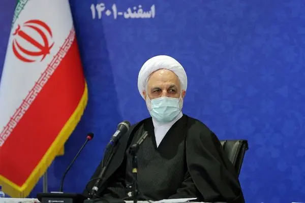 باید در کشور واگذاری امور به مردم را تسهیل گردانیم