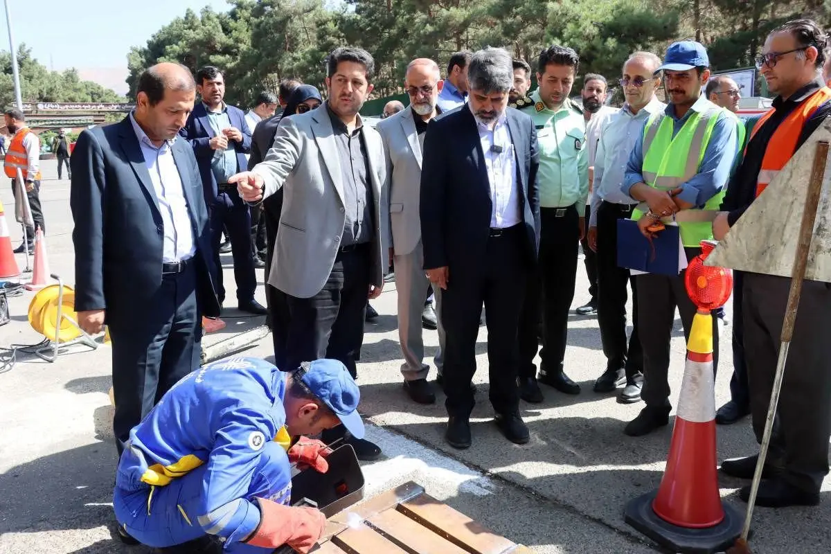 برگزاری مانور سنجش آمادگی جسمانی نیروهای اجرایی سامانه ۱۳۷ منطقه ۴ در بوستان بانوان حدیدچی

