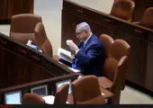 اعتراض خیابانی به سبک محمود احمدی نژاد + عکس