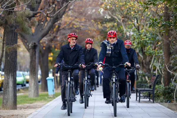 یک سوزن به حناچی، یک جوال دوز به خودمان