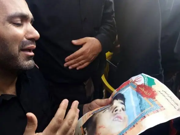 ناله‌های پدر شهید خردسال حادثه تروریستی اهواز + عکس