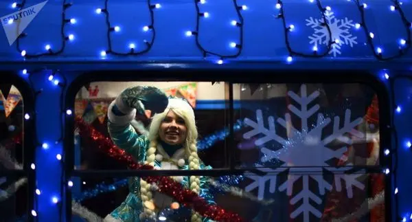 ملکه‌های برفی در جشن های کریسمس + تصاویر