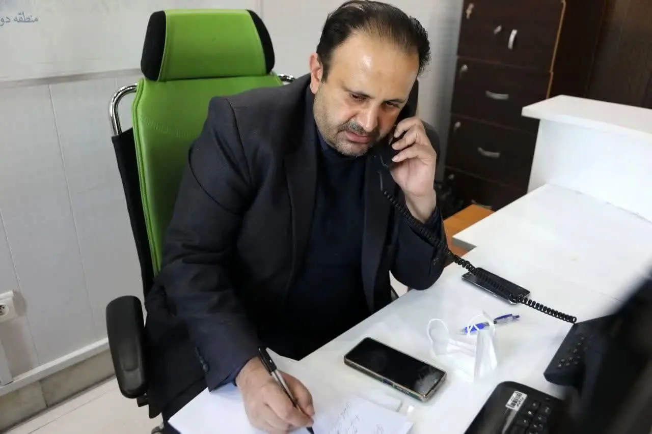 حضور مدیران شهرداری اراک در سامانه ۱۳۷ و پاسخگویی به تماس تلفنی شهروندان