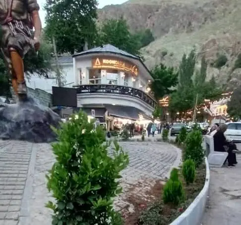 مشارکت کسبه در بهسازی مسیر پیاده روی دربند قابل تقدیر است 

