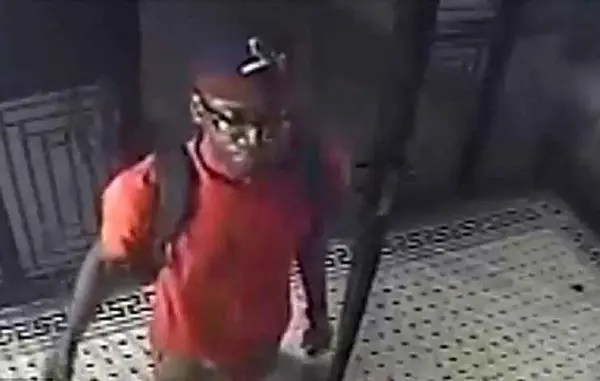 تجاوز وحشیانه به یک زن در آسانسور + عکس