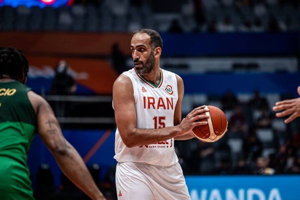 ستاره بسکتبال ایران بدون تیم ماند